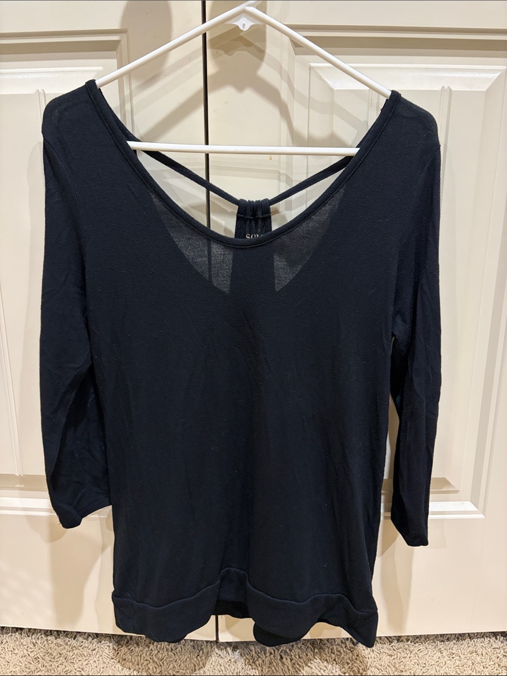 New York & Company Black Scoop-Neck Long Sleeve Tee with Back Strap